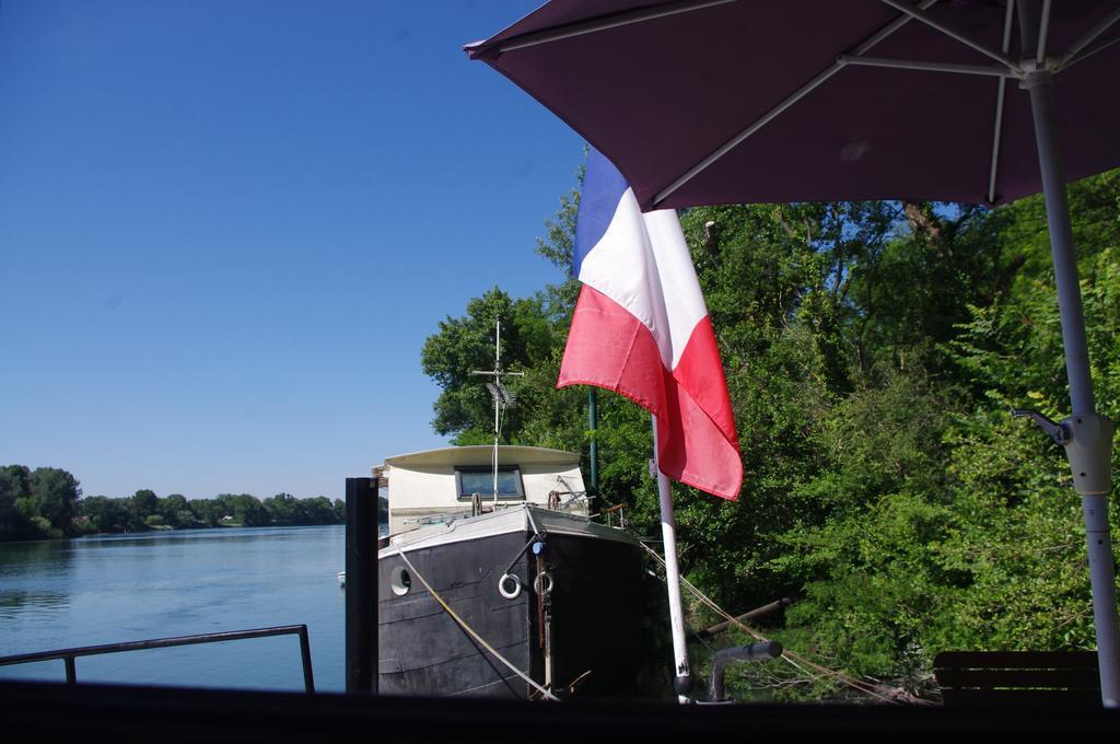 Bed and Breakfast Peniche Le Hasard Вильнёв-ле-Авиньон Номер фото